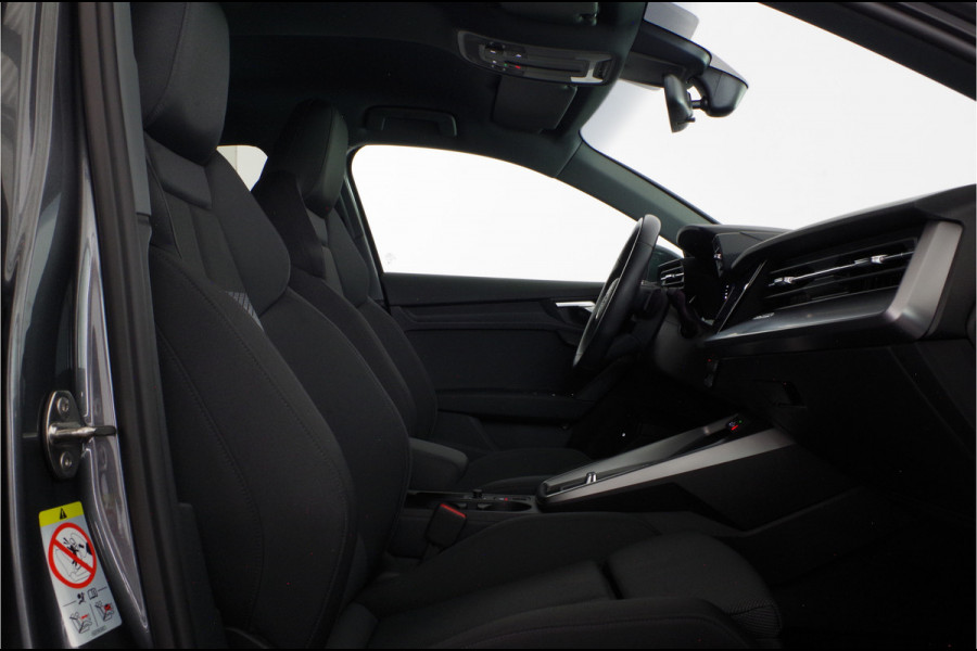 Audi A3 Sportback 40 TFSI e S line > 204pk/Daytona grijs/Adaptive cruise control/Stoelverwarming...
