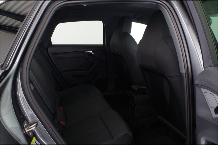 Audi A3 Sportback 40 TFSI e S line > 204pk/Daytona grijs/Adaptive cruise control/Stoelverwarming...