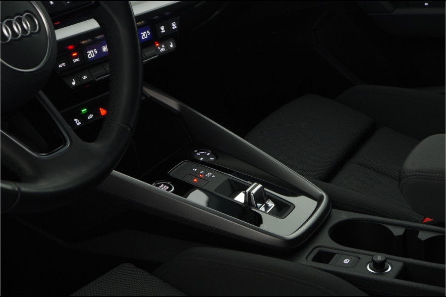 Audi A3 Sportback 40 TFSI e S line > 204pk/Daytona grijs/Adaptive cruise control/Stoelverwarming...