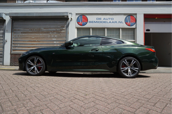 BMW 4 Serie Coupé 440i xDrive High Executive | M-SPORT | SAN REMO GRUN | Panoramadak | Harman Kardon | Head Up Display | Adaptieve demping | APPLE CarPlay | 360 graden Camera