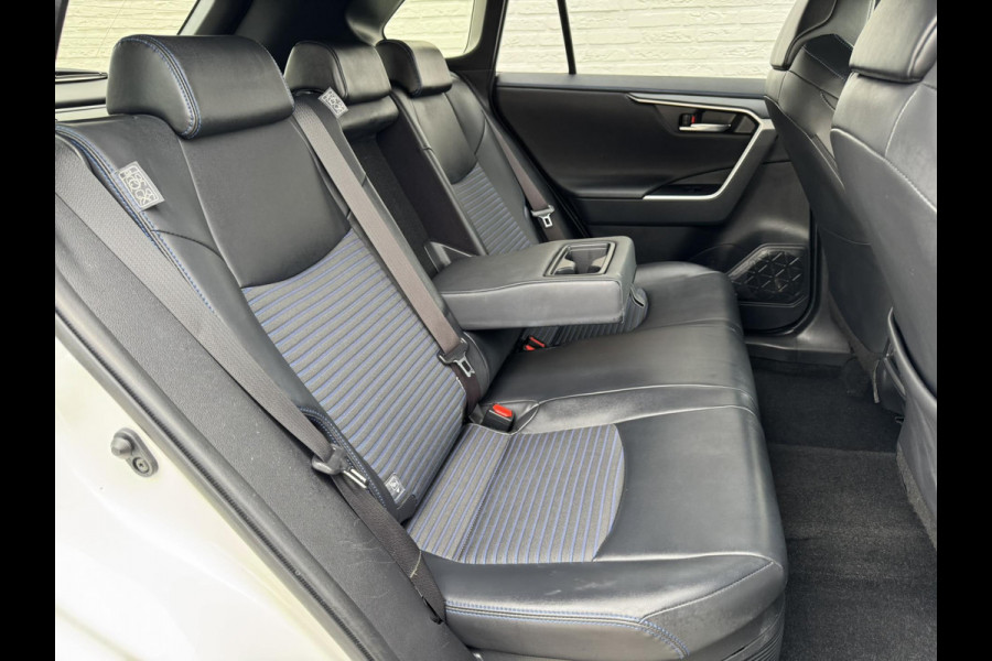 Toyota RAV4 2.5 Hybrid AWD Dynamic Adaptieve cruise control Climate control Stoelverwarming Dodehoekdetectie Keyless Full LED