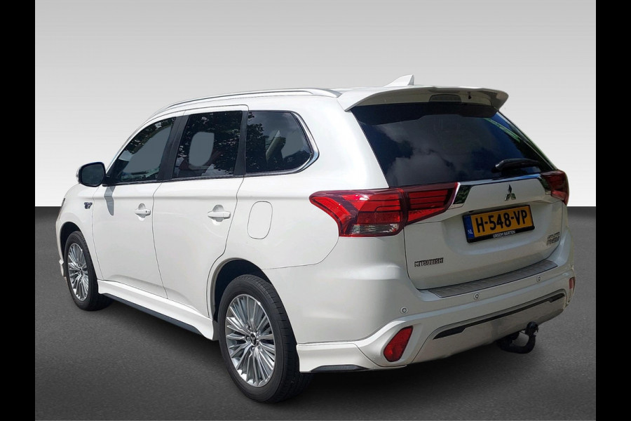 Mitsubishi Outlander 2.4 PHEV Intense S Met de S van sportiviteit , zie omschrijving met sportieve opties