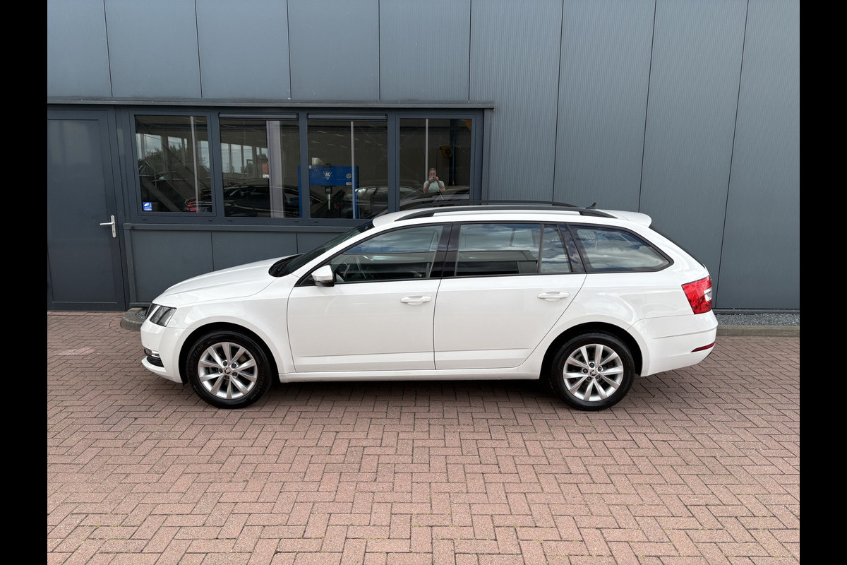 Škoda Octavia Combi 1.5 TSi 150pk DSG Business Edition CAMERA/VIRTUAL/NAVI/CARPLAY/PDC/TREKHAAK/WINTERPACK Škoda Octavia Combi 1.5 TSi 150pk DSG Business Edition CAMERA/VIRTUAL/NAVI/CARPLAY/PDC/TREKHAAK/WINTERPACK