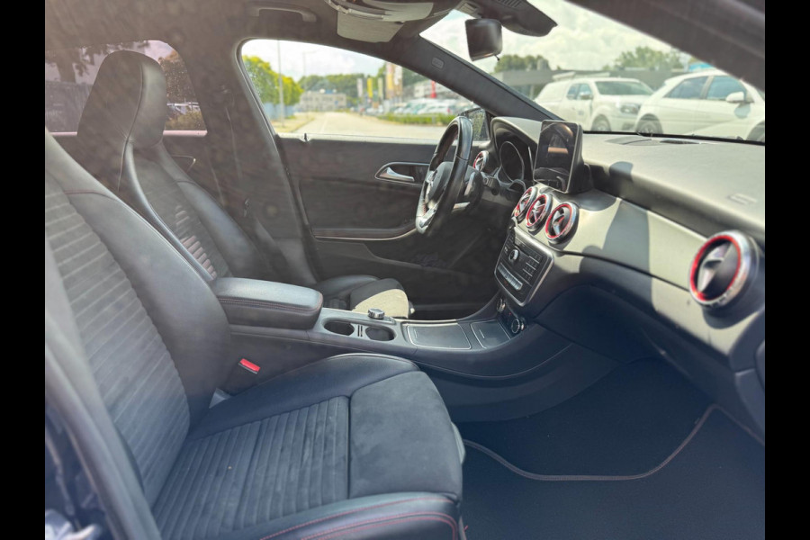 Mercedes-Benz CLA-Klasse Shooting Brake 180 Business Solution AMG Camera Stoelv.