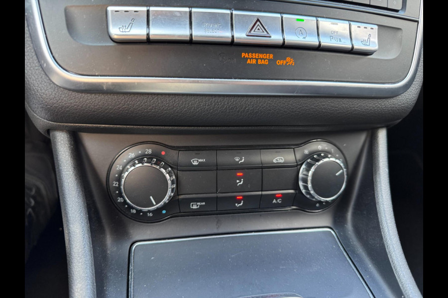 Mercedes-Benz CLA-Klasse Shooting Brake 180 Business Solution AMG Camera Stoelv.