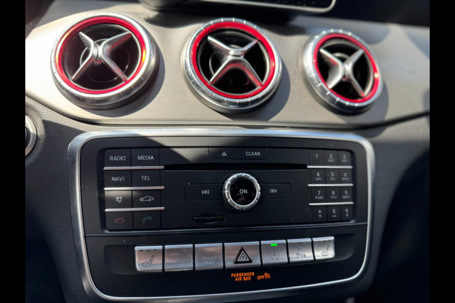 Mercedes-Benz CLA-Klasse Shooting Brake 180 Business Solution AMG Camera Stoelv.