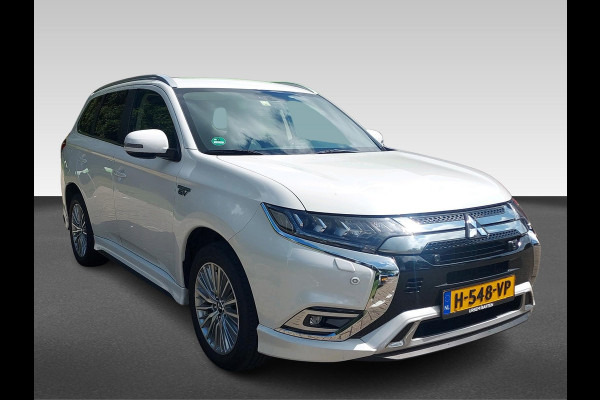 Mitsubishi Outlander 2.4 PHEV Intense S Met de S van sportiviteit , zie omschrijving met sportieve opties