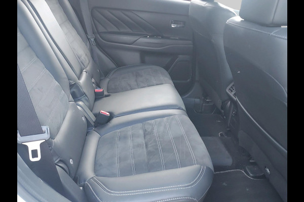 Mitsubishi Outlander 2.4 PHEV Intense S Met de S van sportiviteit , zie omschrijving met sportieve opties