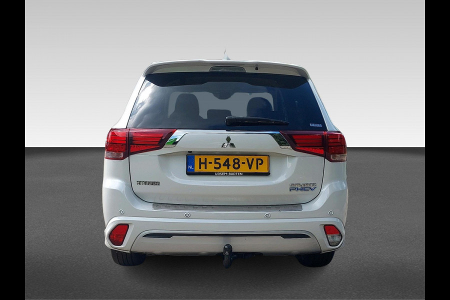 Mitsubishi Outlander 2.4 PHEV Intense S Met de S van sportiviteit , zie omschrijving met sportieve opties