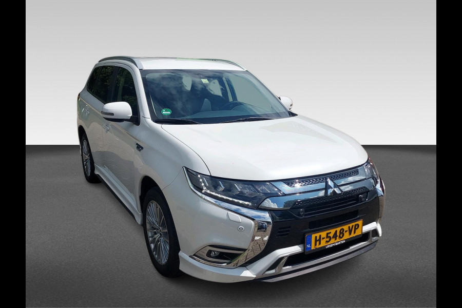 Mitsubishi Outlander 2.4 PHEV Intense S Met de S van sportiviteit , zie omschrijving met sportieve opties