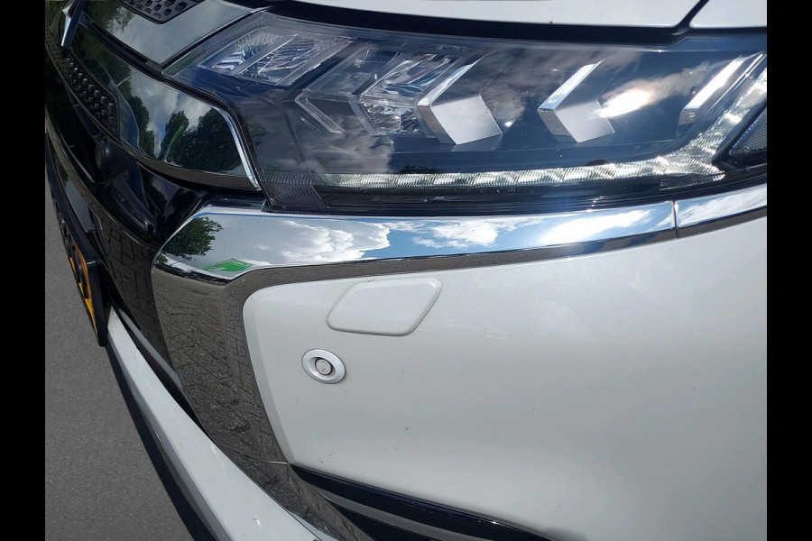 Mitsubishi Outlander 2.4 PHEV Intense S Met de S van sportiviteit , zie omschrijving met sportieve opties