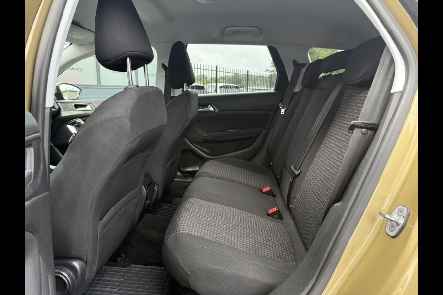 Peugeot 308 SW 1.2 PureTech Allure 1e Eigenaar,131pk,Navi,Clima,6 Bak,Cruise,PDC,Trekhaak,Apple Carplay,Dealer Onderhouden,APK tot 05-2026