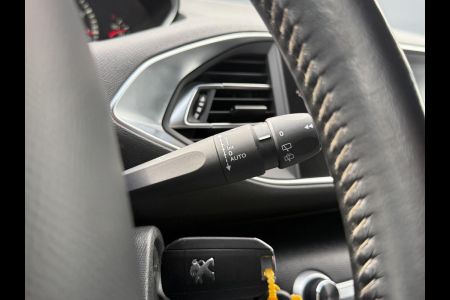 Peugeot 308 SW 1.2 PureTech Allure 1e Eigenaar,131pk,Navi,Clima,6 Bak,Cruise,PDC,Trekhaak,Apple Carplay,Dealer Onderhouden,APK tot 05-2026