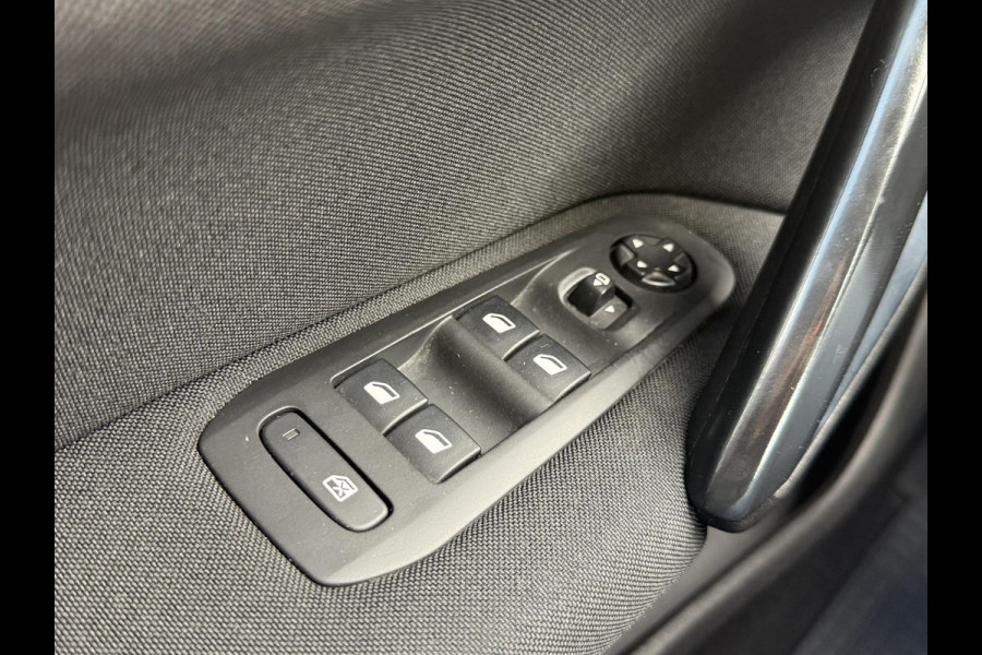 Peugeot 308 SW 1.2 PureTech Allure 1e Eigenaar,131pk,Navi,Clima,6 Bak,Cruise,PDC,Trekhaak,Apple Carplay,Dealer Onderhouden,APK tot 05-2026