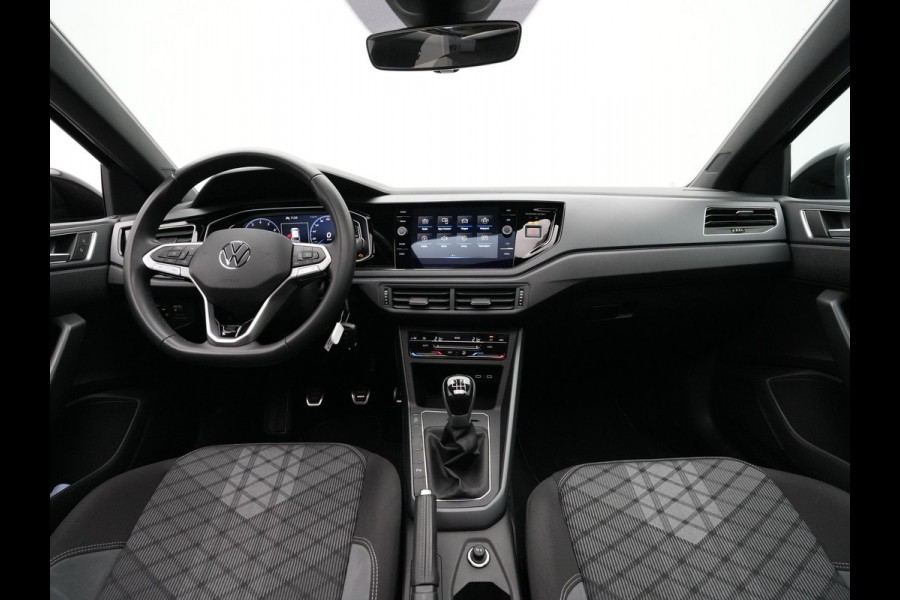 Volkswagen Taigo 1.0 TSI 110pk R-Line Panoramadak Navigatie via App Clima Pdc Lm Velgen 250