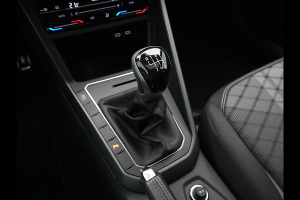 Volkswagen Taigo 1.0 TSI 110pk R-Line Panoramadak Navigatie via App Clima Pdc Lm Velgen 250