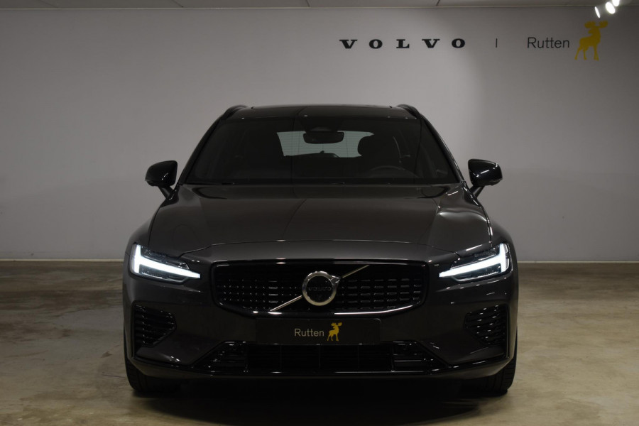 Volvo V60 T6 350PK Automaat AWD Plus Dark / Navigatie / 360 Camera / Panorama Dak / Adaptieve Cruise Control / Harman Kardon / Elektrische Stoelen / LM Velgen / Trekhaak /