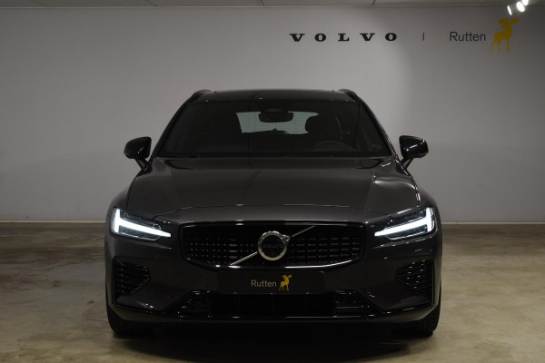 Volvo V60 T6 350PK Automaat AWD Plus Dark / Navigatie / 360 Camera / Panorama Dak / Adaptieve Cruise Control / Harman Kardon / Elektrische Stoelen / LM Velgen / Trekhaak /