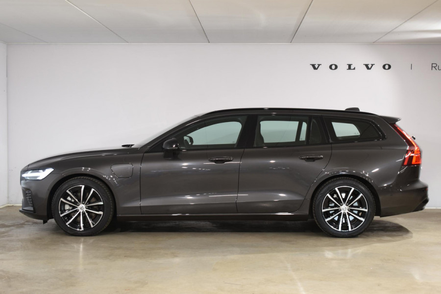 Volvo V60 T6 350PK Automaat AWD Plus Dark / Navigatie / 360 Camera / Panorama Dak / Adaptieve Cruise Control / Harman Kardon / Elektrische Stoelen / LM Velgen / Trekhaak /