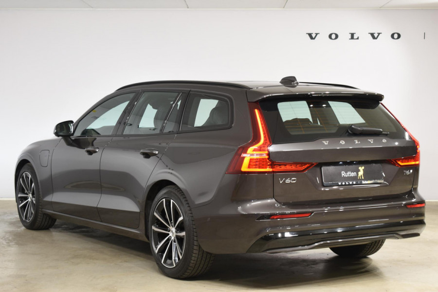 Volvo V60 T6 350PK Automaat AWD Plus Dark / Navigatie / 360 Camera / Panorama Dak / Adaptieve Cruise Control / Harman Kardon / Elektrische Stoelen / LM Velgen / Trekhaak /
