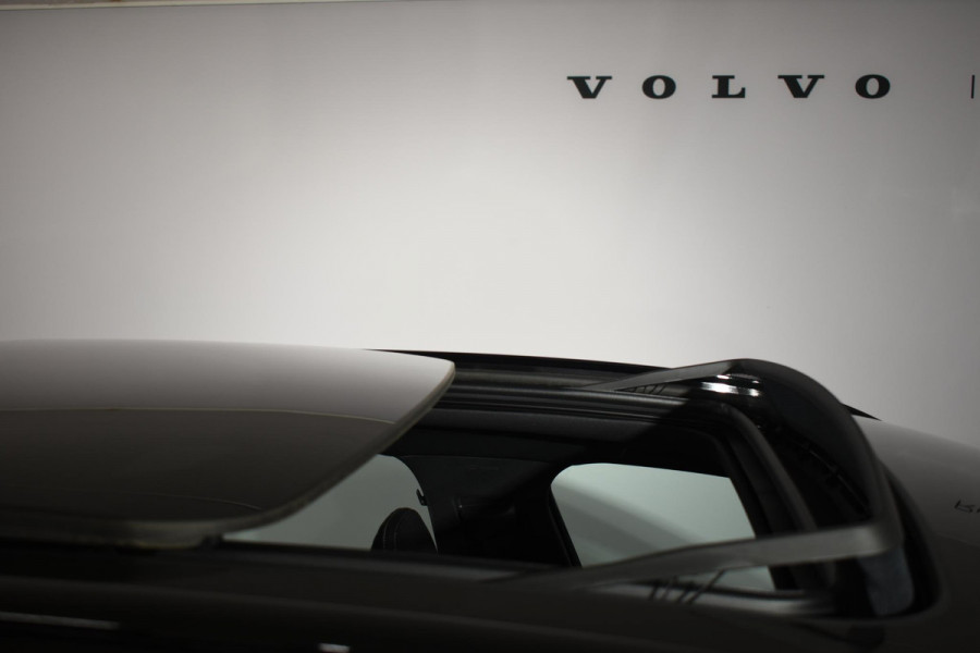 Volvo V60 T6 350PK Automaat AWD Plus Dark / Navigatie / 360 Camera / Panorama Dak / Adaptieve Cruise Control / Harman Kardon / Elektrische Stoelen / LM Velgen / Trekhaak /