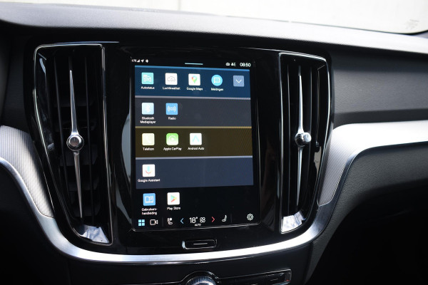Volvo V60 T6 350PK Automaat AWD Plus Dark / Navigatie / 360 Camera / Panorama Dak / Adaptieve Cruise Control / Harman Kardon / Elektrische Stoelen / LM Velgen / Trekhaak /