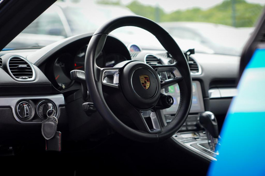 Porsche 718 Cayman 2.0 / Sportuitlaat / Sportchrono / 20'' / Wrap (Origineel Lava Oranje)