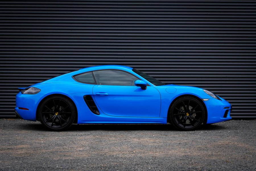 Porsche 718 Cayman 2.0 / Sportuitlaat / Sportchrono / 20'' / Wrap (Origineel Lava Oranje)