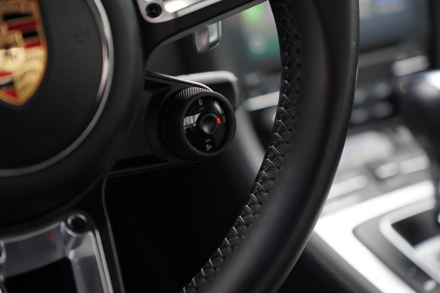 Porsche 718 Cayman 2.0 / Sportuitlaat / Sportchrono / 20'' / Wrap (Origineel Lava Oranje)