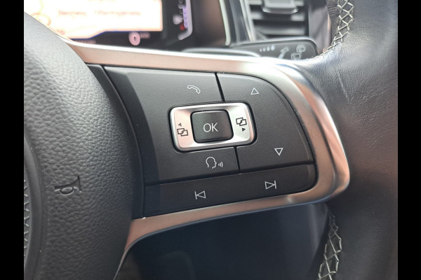 Volkswagen T-Roc 2.0 TSI 190PK 4Motion Sport | R-line | Pano | Navi | App-connect | Trekhaak | Stoelverwarming | Virtual | Camera | Vol |