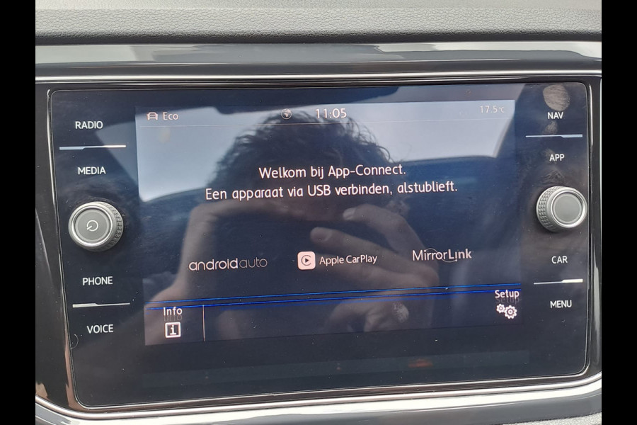 Volkswagen T-Roc 2.0 TSI 190PK 4Motion Sport | R-line | Pano | Navi | App-connect | Trekhaak | Stoelverwarming | Virtual | Camera | Vol |