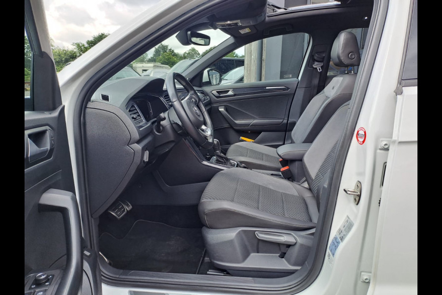 Volkswagen T-Roc 2.0 TSI 190PK 4Motion Sport | R-line | Pano | Navi | App-connect | Trekhaak | Stoelverwarming | Virtual | Camera | Vol |