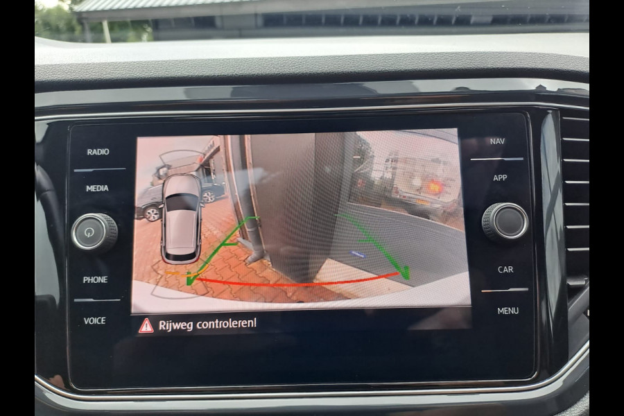 Volkswagen T-Roc 2.0 TSI 190PK 4Motion Sport | R-line | Pano | Navi | App-connect | Trekhaak | Stoelverwarming | Virtual | Camera | Vol |
