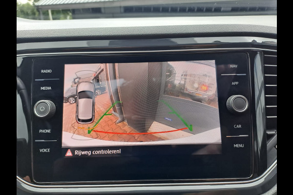 Volkswagen T-Roc 2.0 TSI 190PK 4Motion Sport | R-line | Pano | Navi | App-connect | Trekhaak | Stoelverwarming | Virtual | Camera | Vol |