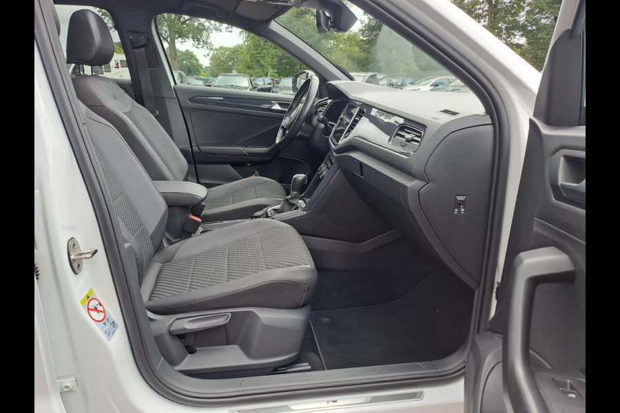Volkswagen T-Roc 2.0 TSI 190PK 4Motion Sport | R-line | Pano | Navi | App-connect | Trekhaak | Stoelverwarming | Virtual | Camera | Vol |