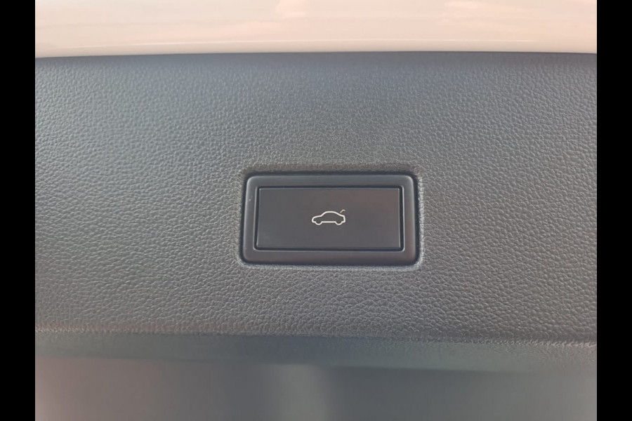 Volkswagen T-Roc 2.0 TSI 190PK 4Motion Sport | R-line | Pano | Navi | App-connect | Trekhaak | Stoelverwarming | Virtual | Camera | Vol |