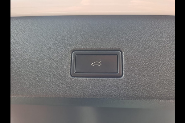 Volkswagen T-Roc 2.0 TSI 190PK 4Motion Sport | R-line | Pano | Navi | App-connect | Trekhaak | Stoelverwarming | Virtual | Camera | Vol |