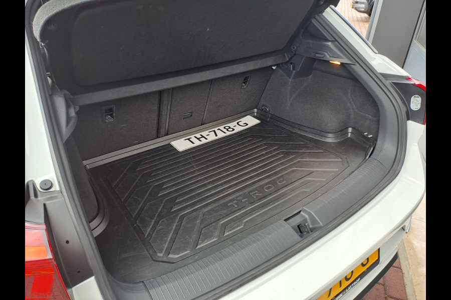 Volkswagen T-Roc 2.0 TSI 190PK 4Motion Sport | R-line | Pano | Navi | App-connect | Trekhaak | Stoelverwarming | Virtual | Camera | Vol |