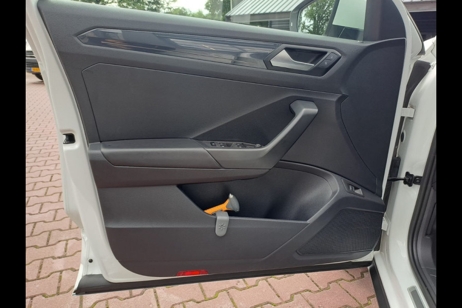 Volkswagen T-Roc 2.0 TSI 190PK 4Motion Sport | R-line | Pano | Navi | App-connect | Trekhaak | Stoelverwarming | Virtual | Camera | Vol |