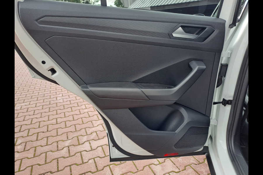 Volkswagen T-Roc 2.0 TSI 190PK 4Motion Sport | R-line | Pano | Navi | App-connect | Trekhaak | Stoelverwarming | Virtual | Camera | Vol |
