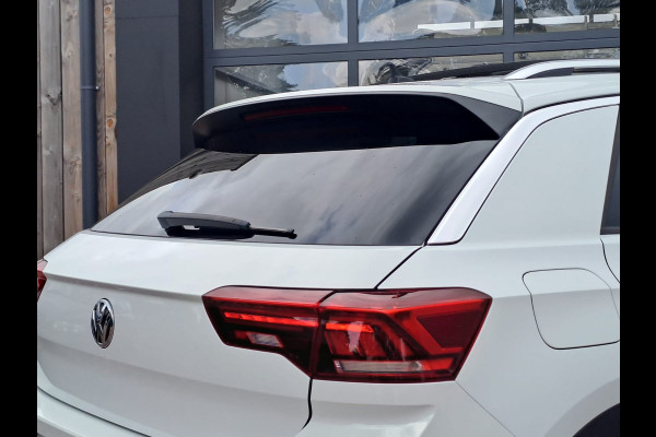 Volkswagen T-Roc 2.0 TSI 190PK 4Motion Sport | R-line | Pano | Navi | App-connect | Trekhaak | Stoelverwarming | Virtual | Camera | Vol |