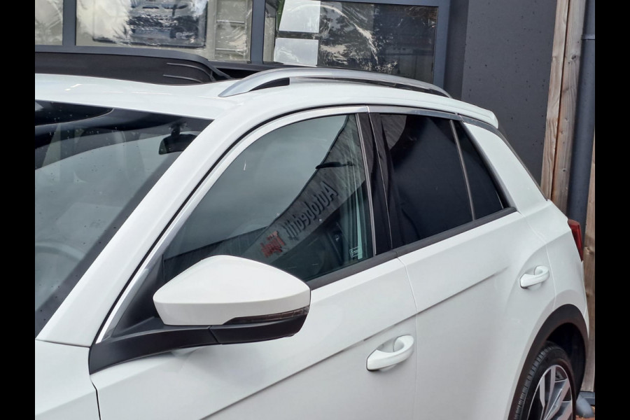 Volkswagen T-Roc 2.0 TSI 190PK 4Motion Sport | R-line | Pano | Navi | App-connect | Trekhaak | Stoelverwarming | Virtual | Camera | Vol |