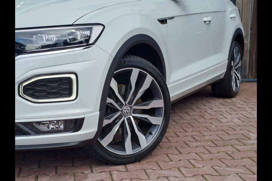 Volkswagen T-Roc 2.0 TSI 190PK 4Motion Sport | R-line | Pano | Navi | App-connect | Trekhaak | Stoelverwarming | Virtual | Camera | Vol |