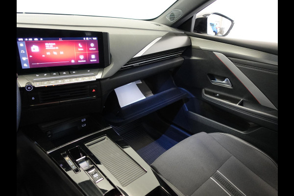Opel Astra 1.2 130pk GS Line Automaat Opel Astra 1.2 GS Line | Climate control | Adaptive cruise control | LED | Voorstoelen verwarmd | Stuurwiel verwarmd | Achteruitrij camera 360* | Sfeer verlichting | Apple carplay/ Andriod auto