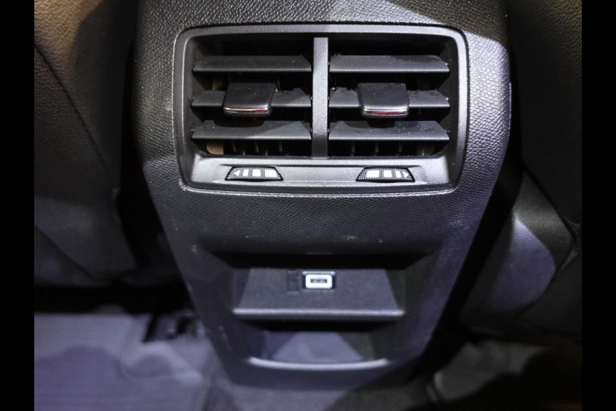 Opel Astra 1.2 130pk GS Line Automaat Opel Astra 1.2 GS Line | Climate control | Adaptive cruise control | LED | Voorstoelen verwarmd | Stuurwiel verwarmd | Achteruitrij camera 360* | Sfeer verlichting | Apple carplay/ Andriod auto