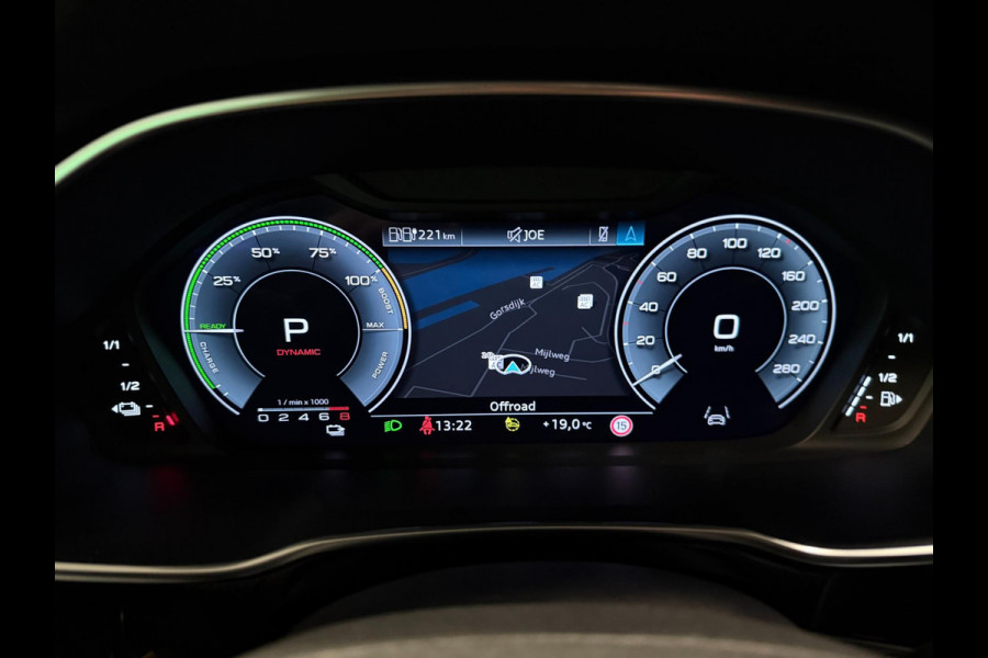 Audi Q3 45 TFSI e S-LINE BLACK-EDITION 20'' PANO/LED/DAB/SFEERVERL/LEDER/STOEL-M/SONOS///