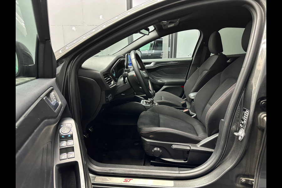 Ford Focus 1.0 EcoBoost ST Line Business