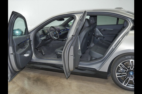BMW i5 xDrive40 M-Sport - Onderstel Prof - Trekhaak - Bowers & Wilkins - Driving Ass Prof