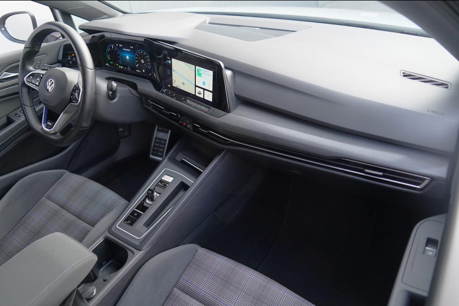 Volkswagen Golf 1.4 eHybrid GTE / Navigatie / Cruise / 18 Inch LMV / Adaptieve Cruise