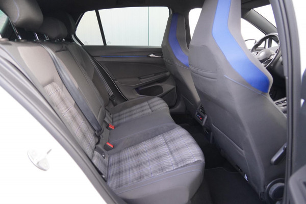 Volkswagen Golf 1.4 eHybrid GTE / Navigatie / Cruise / 18 Inch LMV / Adaptieve Cruise